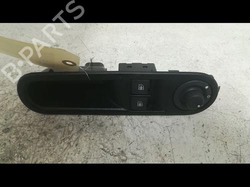 Used Left front window switch RENAULT TWINGO III (BCM_, BCA_) [2014-2026]  23176519