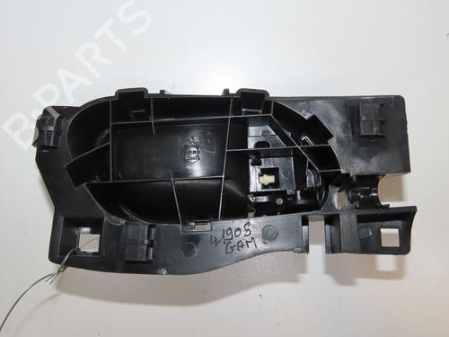 Used Front left interior door handle Front left interior door handle 9615846 9615846