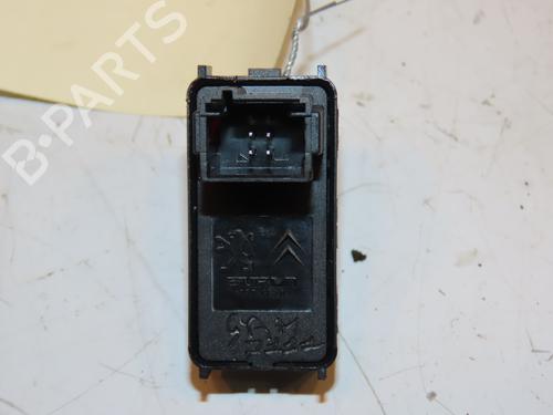 Used Left rear window switch Left rear window switch PEUGEOT 5008 (0U_, 0E_) 1.6 HDi (110 hp) 16769793 16769793