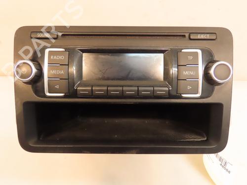 Used Radio VW POLO V (6R1, 6C1) 1.2 TDI (75 hp) 16572828