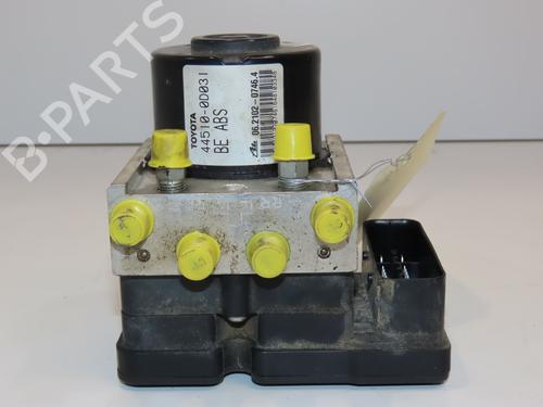 Used ABS pump TOYOTA YARIS (_P9_) 1.4 D-4D (NLP90_, NLP90R) (90 hp) 28829975