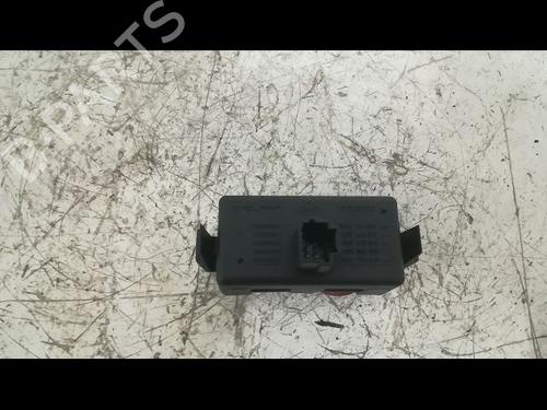 Used Warning switch RENAULT CLIO III (BR0/1, CR0/1) 1.5 dCi (C/BR0G, C/BR1G) (68 hp) 9605687