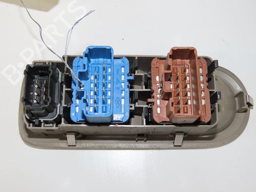 Left front window switch RENAULT CLIO III (BR0/1, CR0/1) 1.5 dCi (BR17, CR17) | BP38429158I27 - Image 2