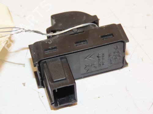 Used Right rear window switch PEUGEOT 5008 (0U_, 0E_) 1.6 HDi (110 hp) 16769788