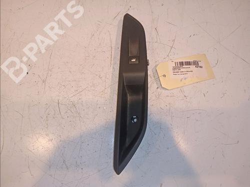 Used Right rear window switch Right rear window switch PEUGEOT 3008 II SUV (MC_, MR_, MJ_, M4_) 1.5 BlueHDi 130 (131 hp) 11103050 11103050