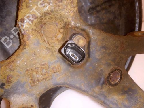 Used Right rear steering knuckle Right rear steering knuckle VW GOLF VI (5K1) 2.0 TDI (140 hp) 15492232 15492232
