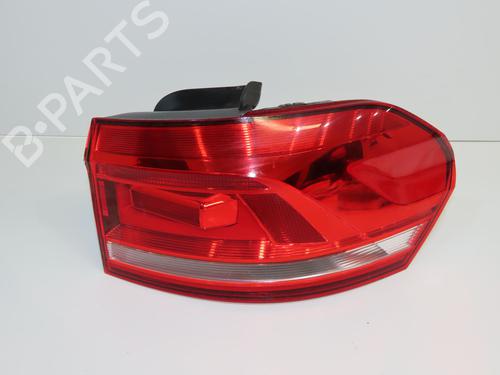 left-taillight-vw-touran-5t1-2015-36682394 main image