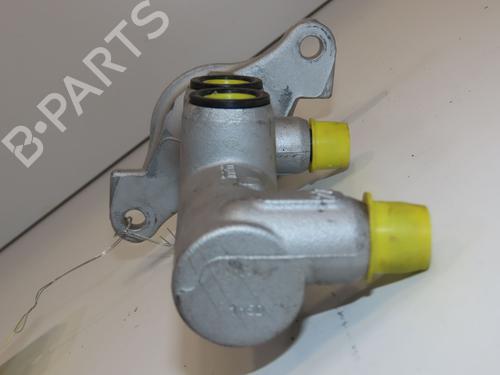 brake-master-cylinder-renault-trafic-iii-van-fg_-2014-28967662 main image