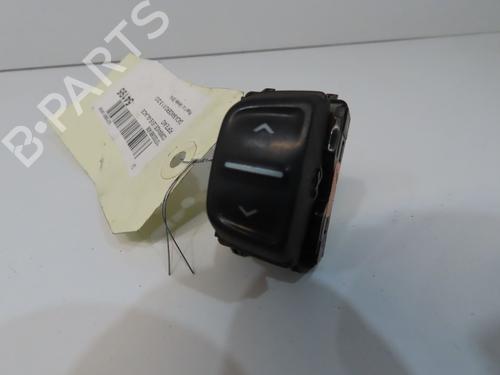 Used Switch Switch DACIA SANDERO II 1.5 dCi 75 / Blue dCi 75 (B8JW, B8M4, B8AH, B8M7, B8M6) (75 hp) 33744813 33744813