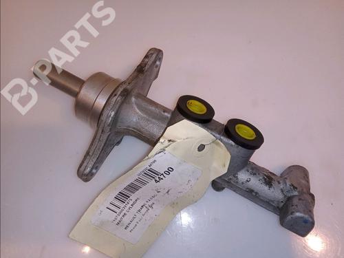 Used Brake master cylinder RENAULT TRAFIC II Van (FL) 2.0 dCi 90 (FL0H) (90 hp) 11100444