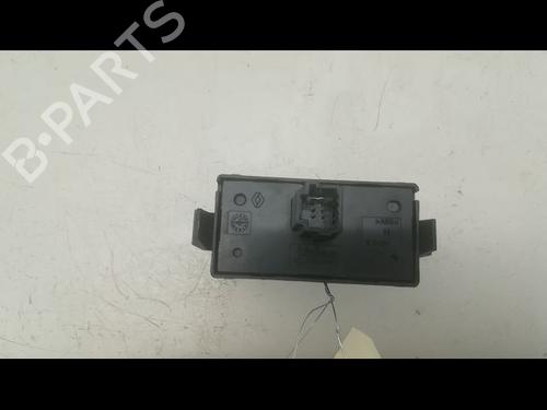 Used Warning switch RENAULT MEGANE III Hatchback (BZ0/1_, B3_) 1.5 dCi (BZ09, BZ0D, BZ1W, BZ29, BZ14) (110 hp) 9598645