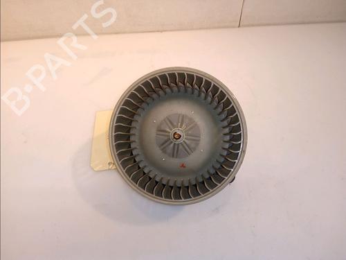 Used Heater blower motor TOYOTA YARIS (_P1_) 1.3 (SCP12_, SCP13_, SCP12R, SCP13R) (87 hp) 13030912