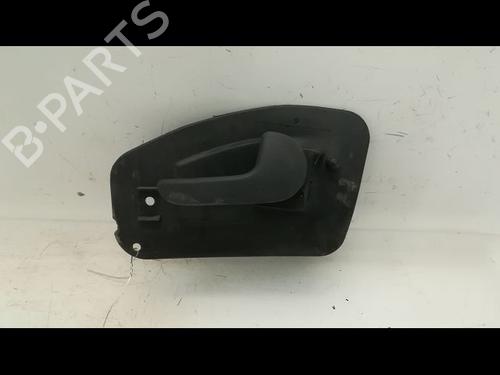 Højre bagtil invendig håndtag Højre bagtil invendig håndtag OPEL CORSA C (X01) 1.4 (F08, F68) (90 hp) 36495278 36495278