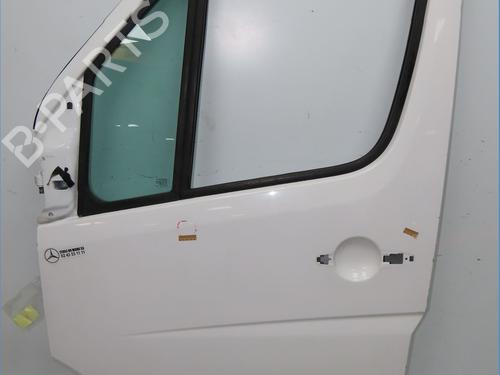 Used Left front door MERCEDES-BENZ SPRINTER 3,5-t Van (B906) 313 CDI (906.631, 906.633, 906.635, 906.637) (129 hp) 31120769
