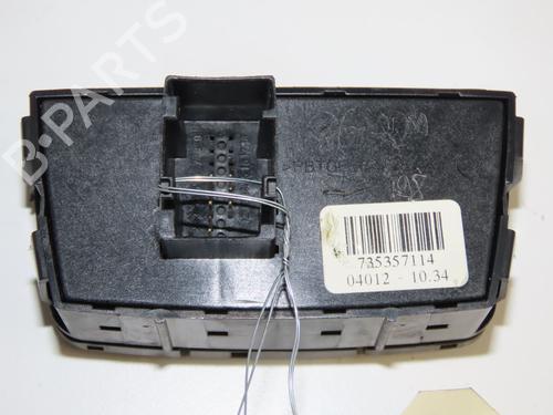 Used Warning switch Warning switch FIAT PANDA (169_) 1.2 (169.AXB11, 169.AXB1A) (60 hp) 31120422 31120422