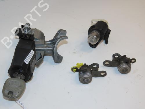 Used Electronic module TOYOTA YARIS (_P1_) 1.3 (SCP12_, SCP13_, SCP12R, SCP13R) (87 hp) 28967438
