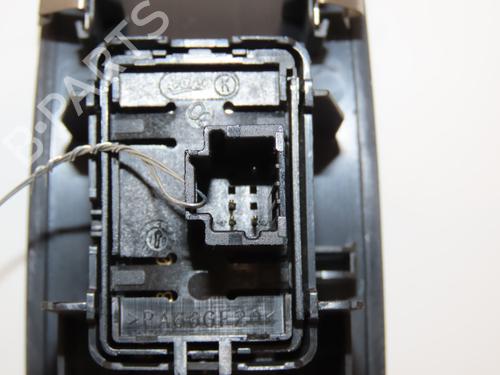 Switch RENAULT LAGUNA III (BT0/1) 2.0 dCi (BT07, BT0J, BT14, BT1A, BT1S) | BP19326556I30 