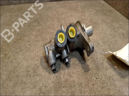 Used Brake master cylinder CITROËN C3 Pluriel (HB_) 1.4 HDi (68 hp) 9617032