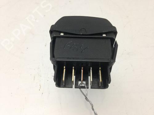 Used Left front window switch CITROËN XSARA (N1) 1.9 D (70 hp) 9593649