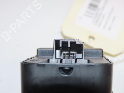 Left front window switch VOLVO V70 III (135) D5 | BP40484863I27 - Image 3