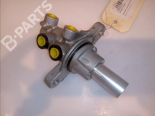 Used Brake master cylinder RENAULT LAGUNA III (BT0/1) 2.0 dCi (BT07, BT0J, BT14, BT1A, BT1S) (131 hp) 12065656