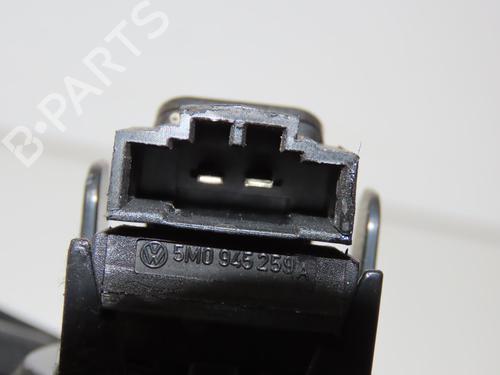 Left tailgate light VW GOLF PLUS V (5M1, 521) 1.9 TDI | BP36495747C79 - Image 3