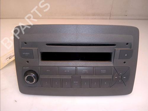 Used Radio Radio FIAT PANDA (169_) 1.3 D Multijet (169.AXC1A) (70 hp) 11101522 11101522