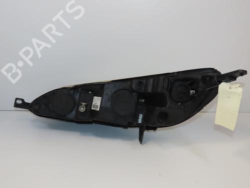 Right headlight PEUGEOT 407 (6D_) 2.0 HDi 135 (6DRHRH, 6DRHRE, 6DRHRG, 6DRHRJ) | BP29318808C29 