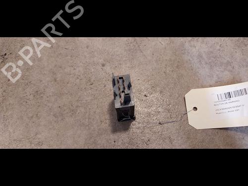 Warning switch VW PASSAT B5.5 (3B3) 1.9 TDI | BP9614768I22 - Image 2