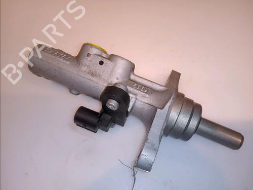 Used Brake master cylinder VW POLO V (6R1, 6C1) 1.2 (60 hp) 11824944