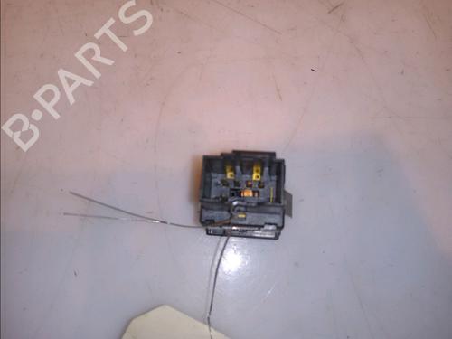Used Warning switch VW POLO IV (9N_, 9A_) 1.2 12V (64 hp) 12180953