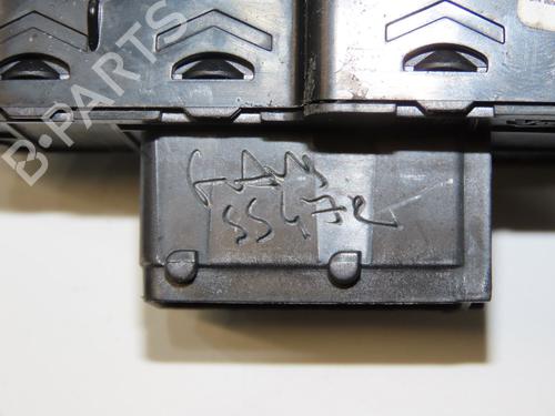 Used Left front window switch PEUGEOT 208 I (CA_, CC_) 1.6 HDi (114 hp) 32037954