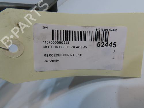 Used Front wiper motor MERCEDES-BENZ SPRINTER 4-t Van (B907, B910) 414 CDI RWD (907.643, 907.645, 907.647) (143 hp) 31056268