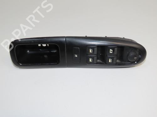 Used Left front window switch Left front window switch PEUGEOT 406 Break (8E/F) 2.0 HDI 90 (90 hp) 33222766 33222766