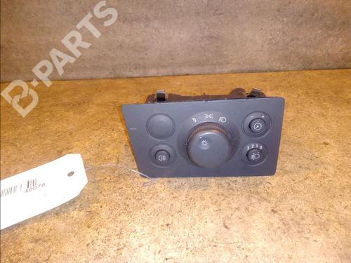 Used Headlight switch OPEL ZAFIRA / ZAFIRA FAMILY B (A05) 1.6 (M75) (115 hp) 9740766