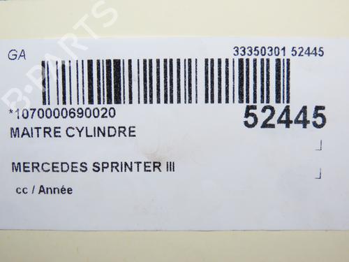 Used Brake master cylinder MERCEDES-BENZ SPRINTER 4-t Van (B907, B910) 414 CDI RWD (907.643, 907.645, 907.647) (143 hp) 31077311