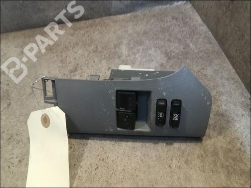 Used Left front window switch TOYOTA YARIS (_P9_) 1.0 VVT-i (KSP90_, KSP90R) (69 hp) 9607028