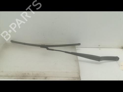 Used Front windshield wiper arm PEUGEOT 1007 (KM_) 1.4 HDi (68 hp) 14881120