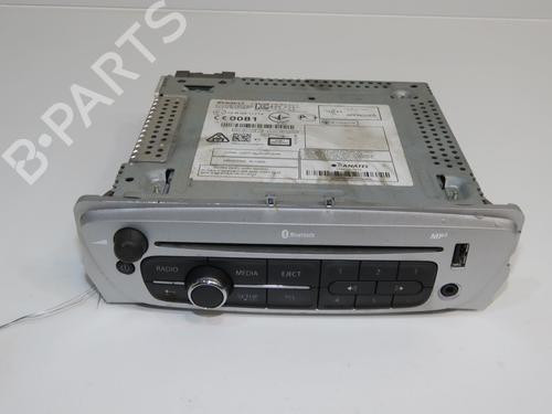 radio-renault-megane-iii-hatchback-bz01_-b3_-2008-32377359 main image