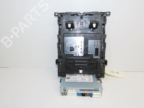 radio-renault-megane-iv-hatchback-b9amn_-2015-36246651 main image