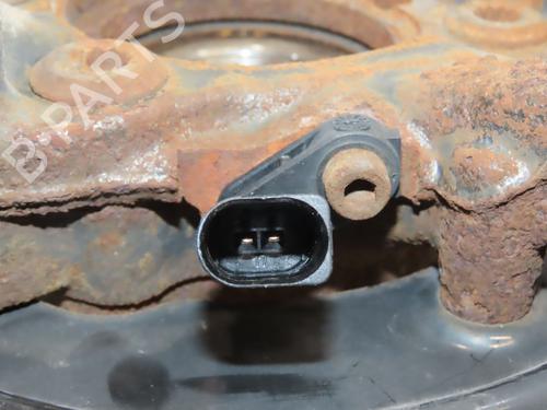 Used Right front steering knuckle VW TOURAN (1T3) 2.0 TDI (140 hp) 28829848