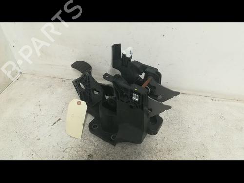 Used Break pedal RENAULT TWINGO III (BCM_, BCA_) [2014-2025]  23173676