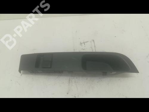Used Left front window switch NISSAN MICRA III (K12) 1.5 dCi (65 hp) 9601156