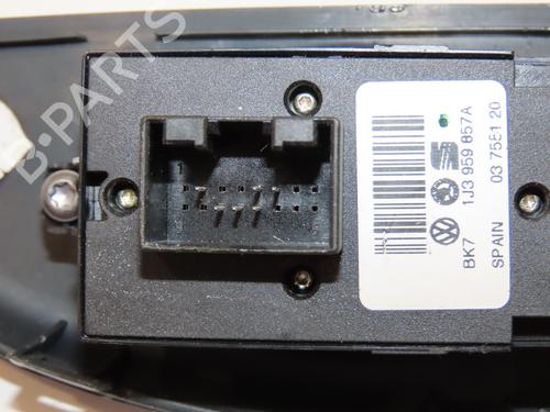 Left front window switch SKODA FABIA I (6Y2) 1.2 | BP28831754I27 - Image 3