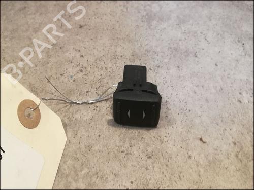 Used Right rear window switch Right rear window switch FORD FOCUS C-MAX (DM2) 2.0 TDCi (133 hp) 9601965 9601965