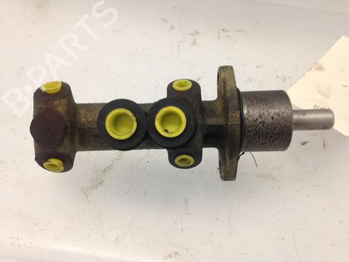 Used Brake master cylinder Brake master cylinder FIAT PUNTO (176_) 60 1.2 (176AP, 176AR, 176AQ, 176BB) (60 hp) 9592669 9592669
