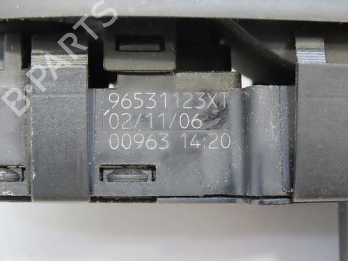 Left front window switch PEUGEOT 307 Break (3E) 2.0 HDI 110 | BP28831763I27