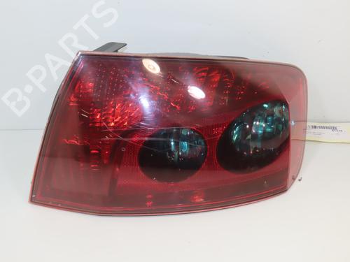 Right taillight PEUGEOT 407 (6D_) 1.6 HDi 110 (6D9HZC, 6D9HYC) | BP19668761C35