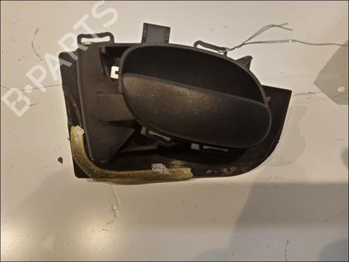 Used Front left interior door handle Front left interior door handle PEUGEOT 206 Hatchback (2A/C) 1.4 16V (88 hp) 11102417 11102417