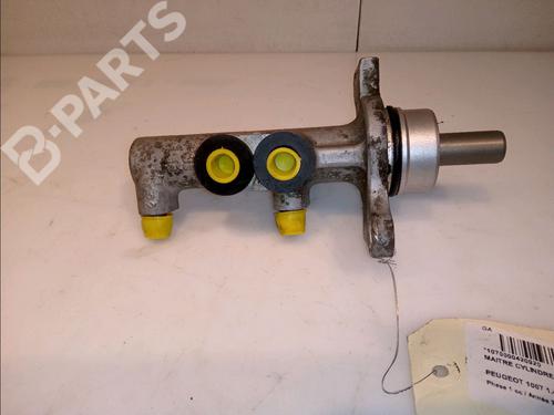 Used Brake master cylinder PEUGEOT 1007 (KM_) 1.4 HDi (68 hp) 11976455